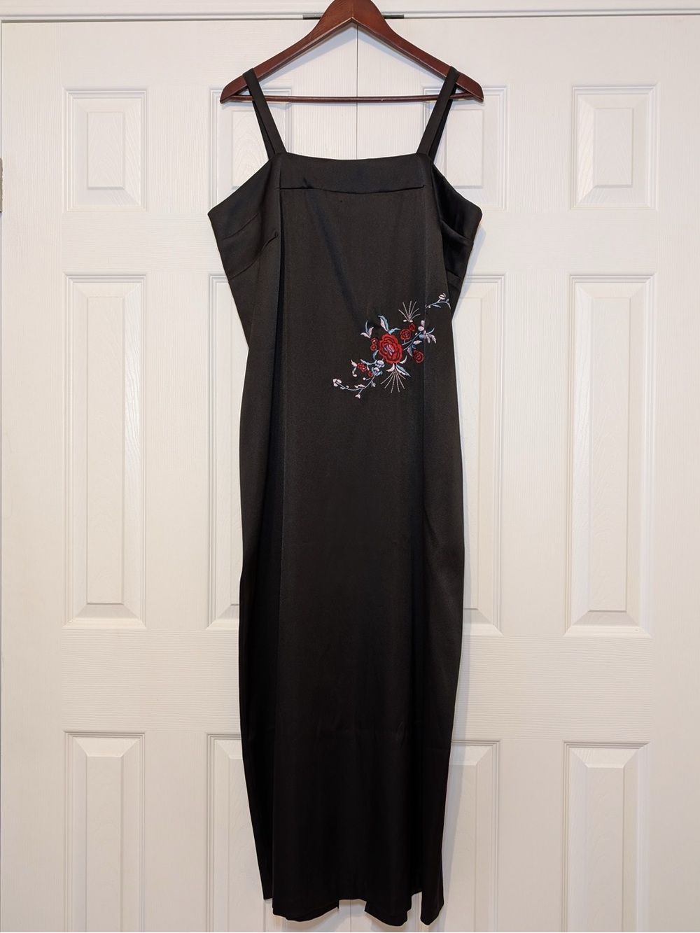 90s Vintage Black Dress with Floral Embroidery